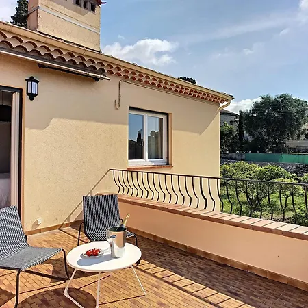 Nostrodamo With Panoramic Sea View Vallauris